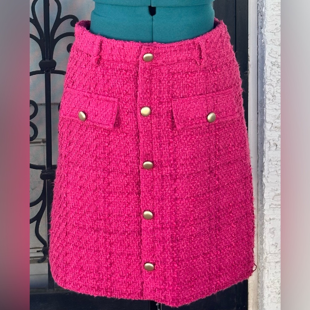 Never Worn Nine West Chic Pink Tweed Skirt with Gold Buttons